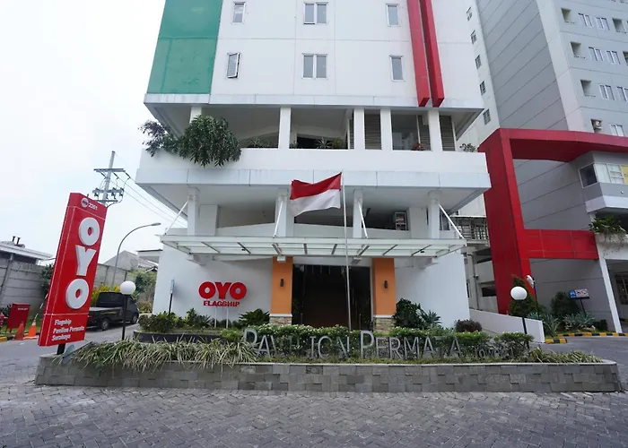 Vaccinated Staff - OYO Flagship 2261 Pp Properti Pavilion Permata