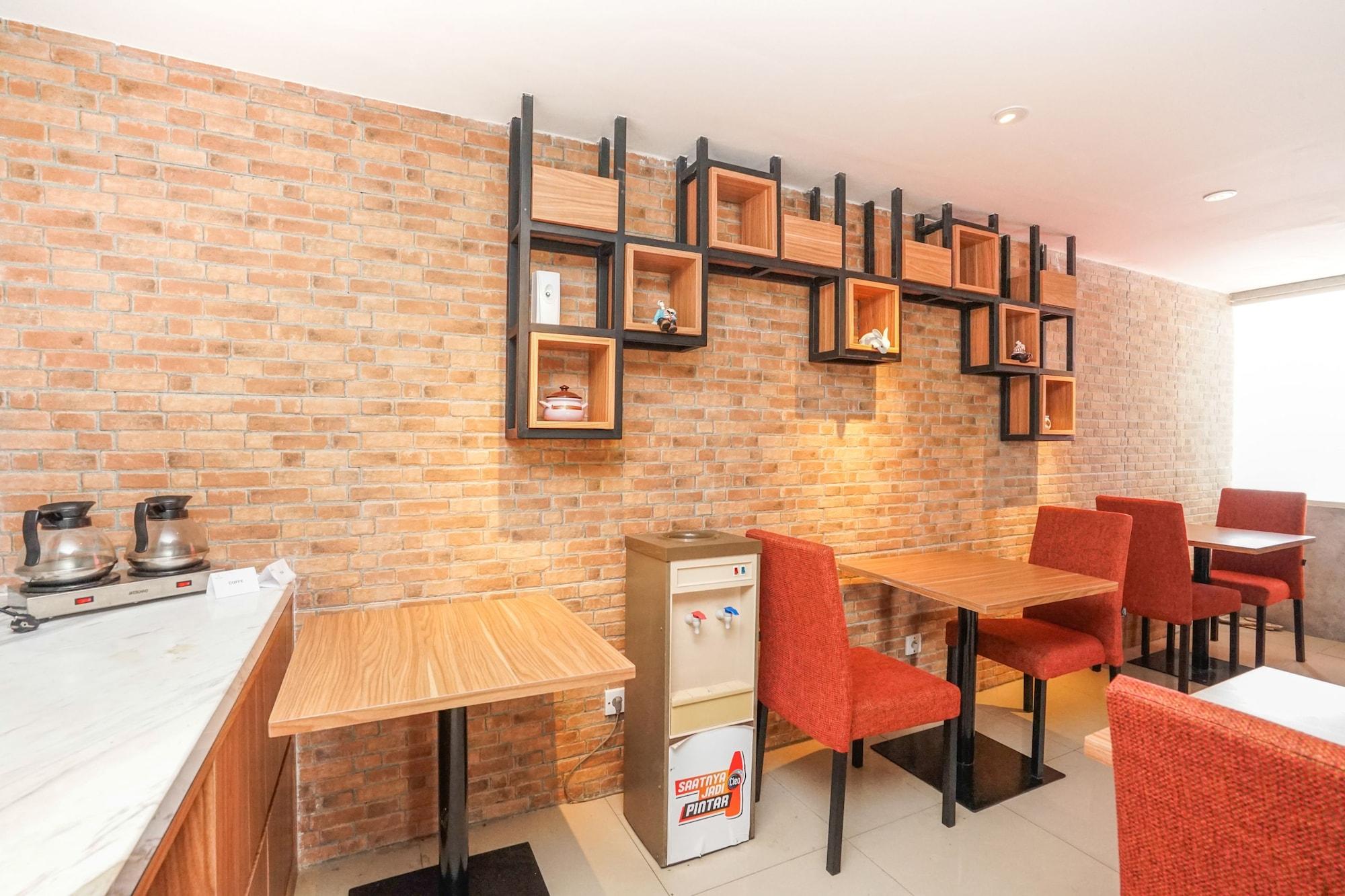 Hotel Vaccinated Staff - Oyo Flagship 2261 Pp Properti Pavilion Permata